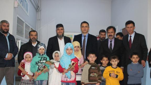 Ümraniye´de Suriyeli öğrenciler için geçici eğitim merkezi açıldı.