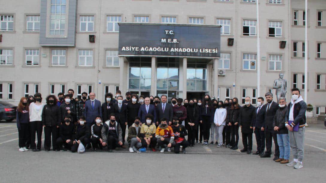Kaymakamımız Sn.Cengiz ÜNSAL'ın Asiye Ağaoğlu Anadolu Lisesi Ziyareti