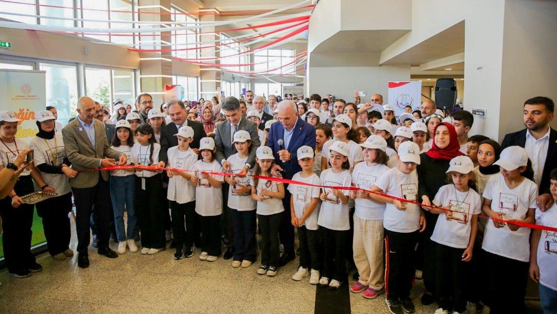 ÜMRANİYE GELECEĞİN YAZARLARI PROJESİ KİTAP FUARI VE İMZA GÜNÜ GERÇEKLEŞTİ