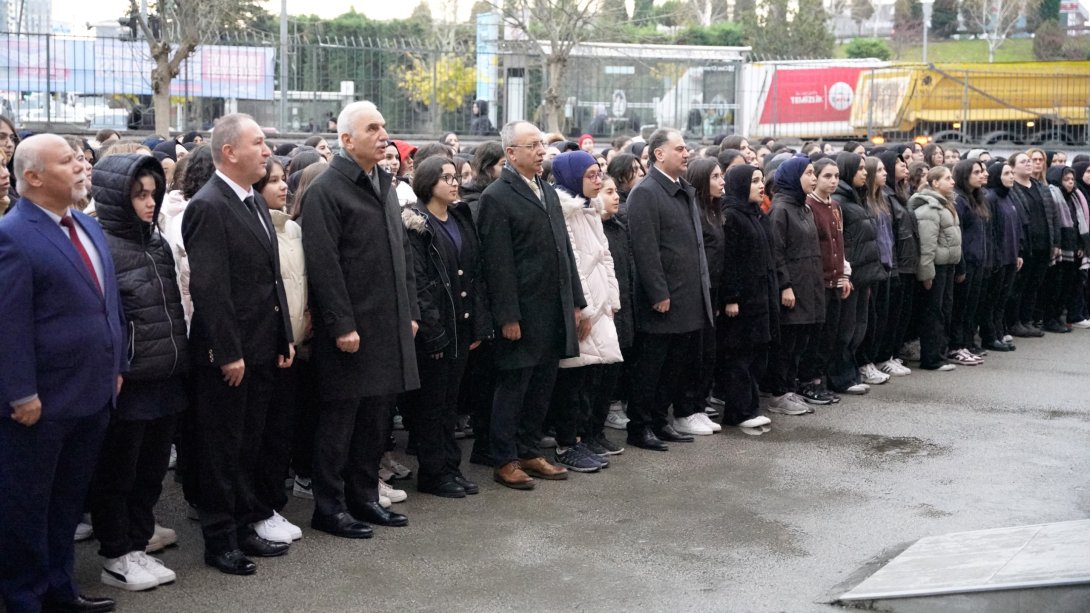 Halide Edip Kız Mesleki ve Teknik Anadolu Lisesi'nde Bayrak Töreni Gerçekleştirildi