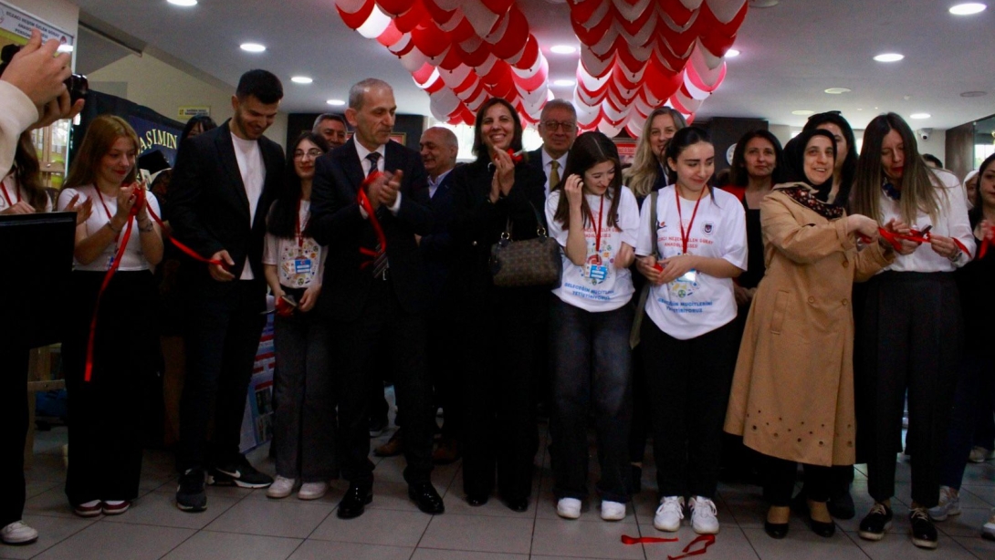 İLÇEMİZ ECZACI NEŞEM ÖZLEN GÜRAY ANADOLU LİSESİ TÜBİTAK 4006 BİLİM FUARI AÇILIŞI YAPILDI